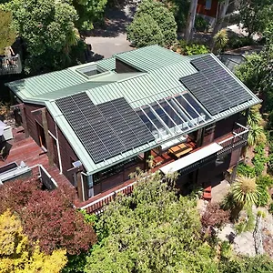 Sherwood 4-bedroom With Spectacular Views Christchurch